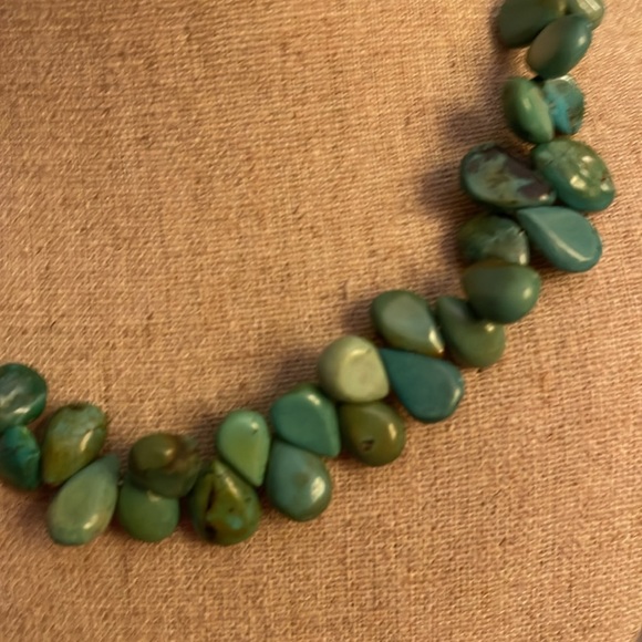 Turquoise strung with sterling clasp necklace - Picture 3 of 3